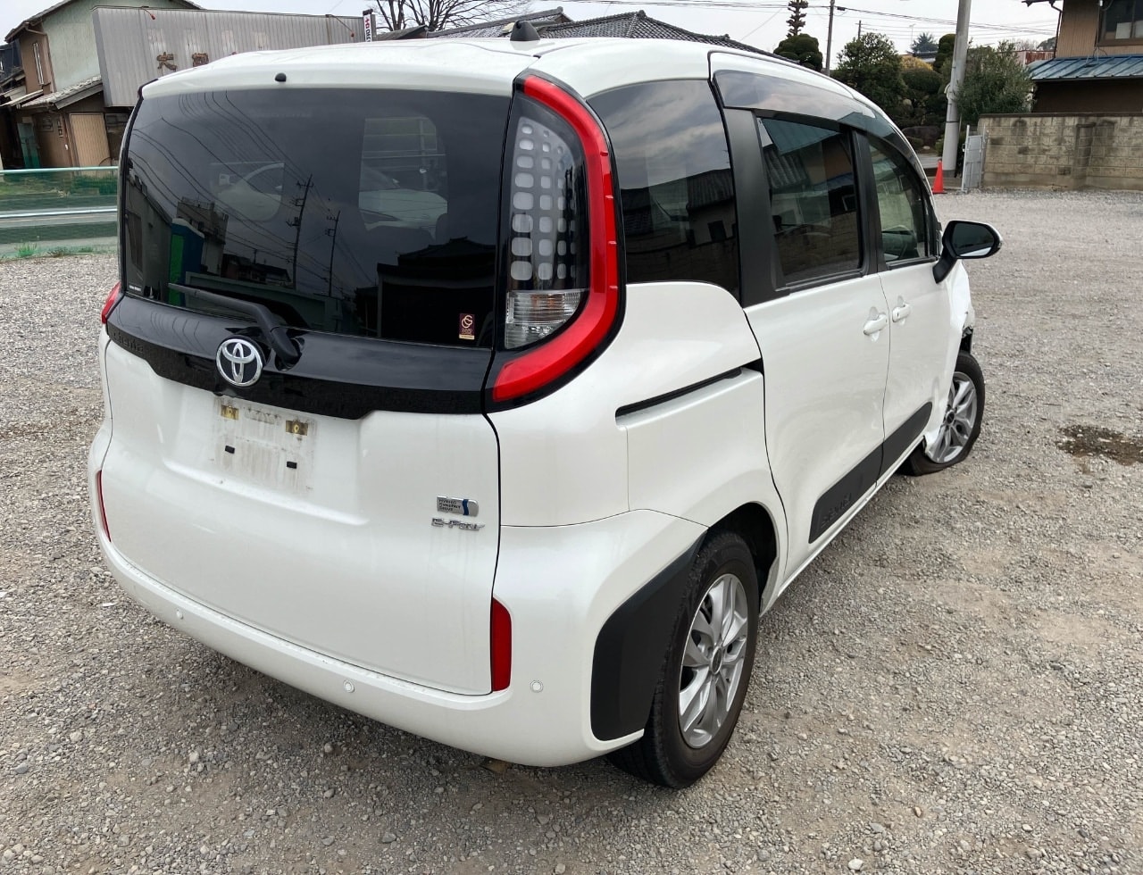Toyota Sienta Hybrid 2022