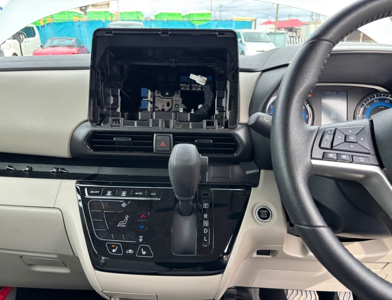 Nissan Roox 2025