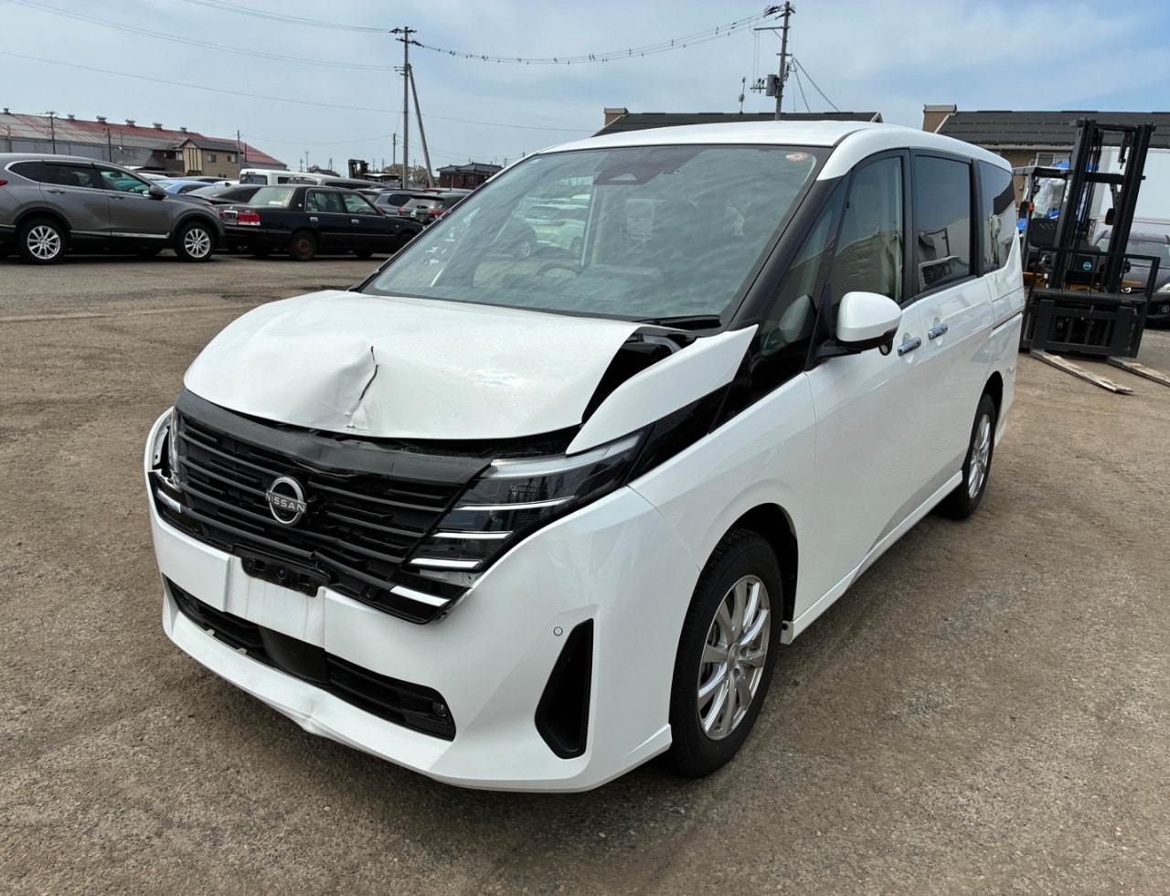Nissan Serena 2024