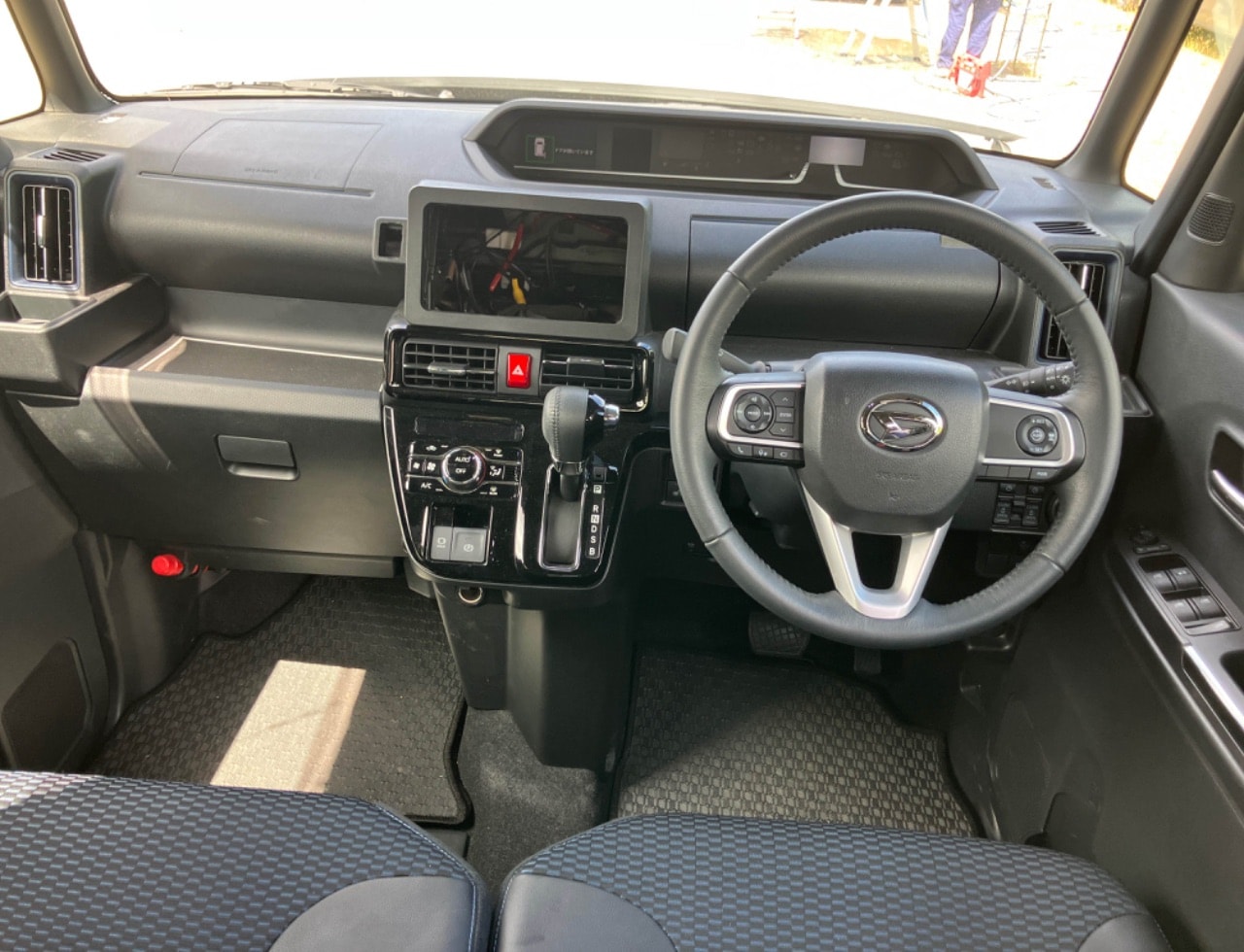 Daihatsu Tanto 2024