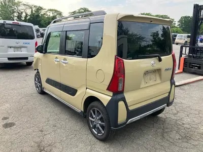 Daihatsu Tanto Fan Cross 2022