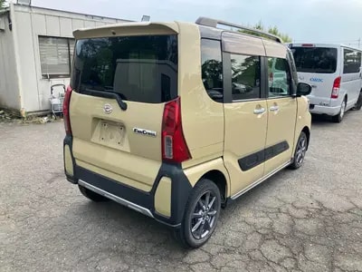 Daihatsu Tanto Fan Cross 2022