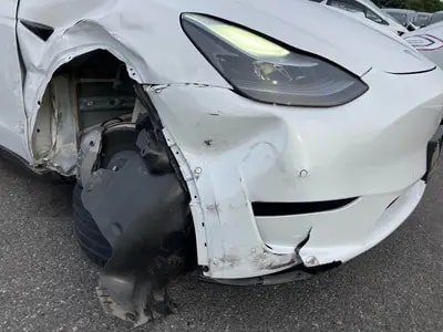 Tesla Model Y 2024