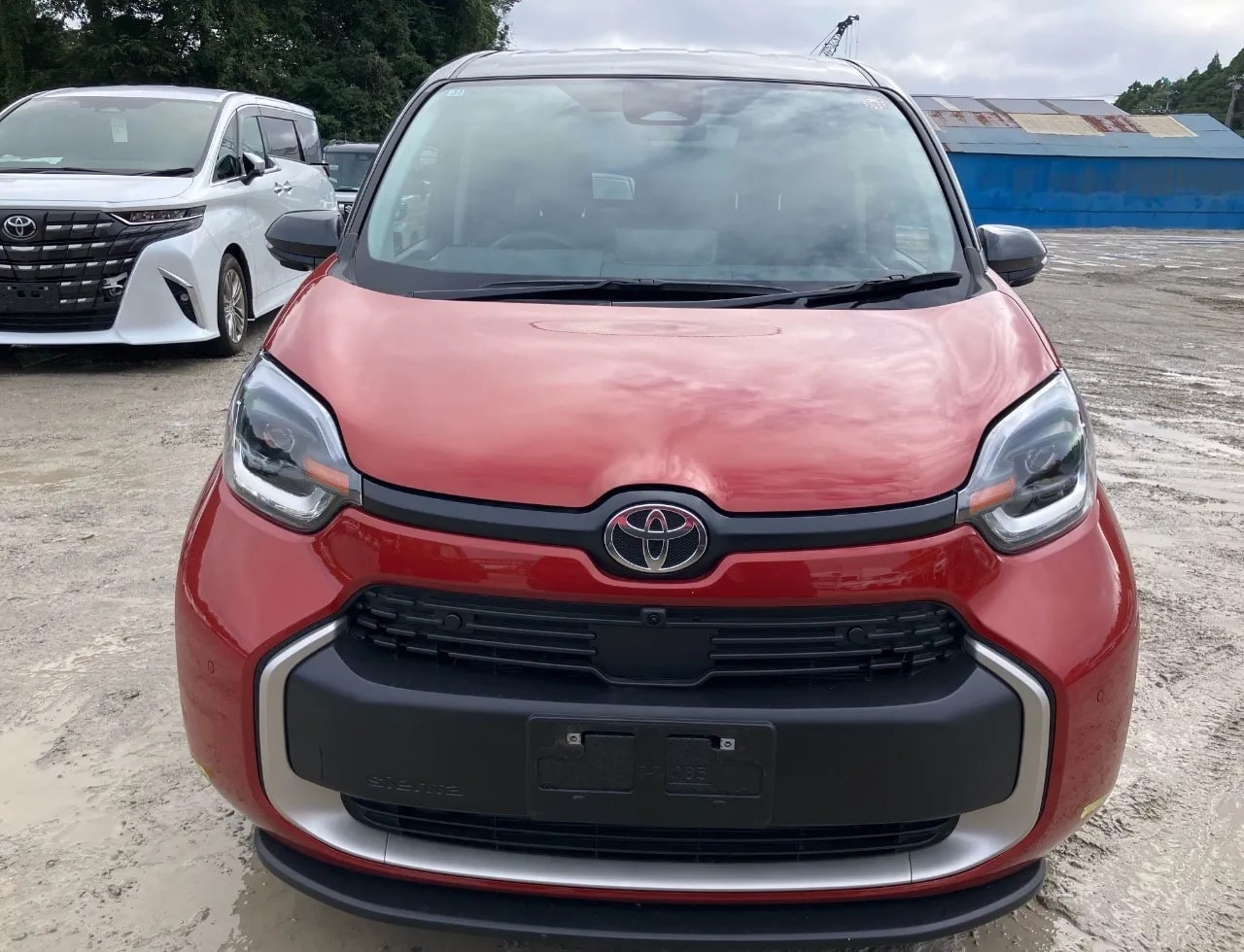 Toyota Sienta Hybrid 2025