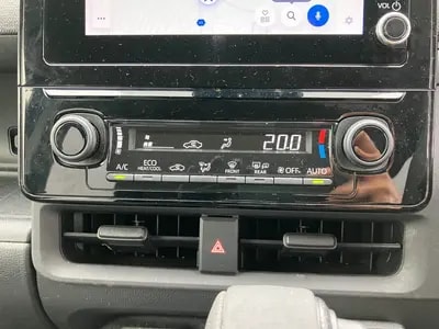 Toyota Sienta 2023