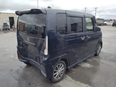 Honda N-box Custom 2025