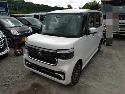 Honda N-box Custom 2025
