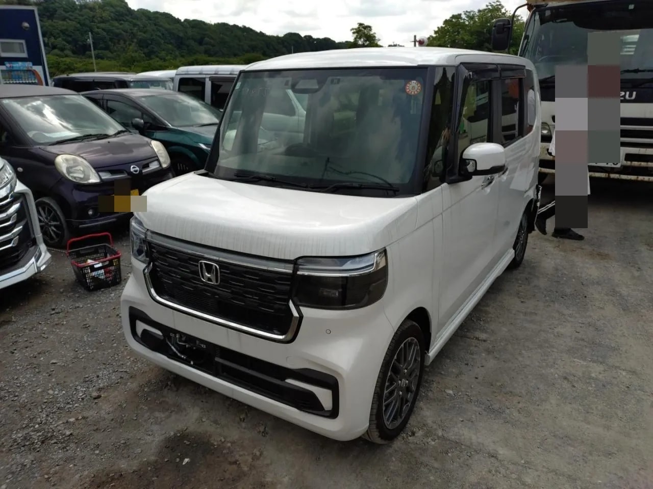 Honda N-box Custom 2025