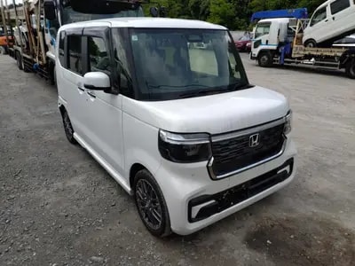 Honda N-box Custom 2025