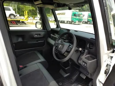 Honda N-box Custom 2025