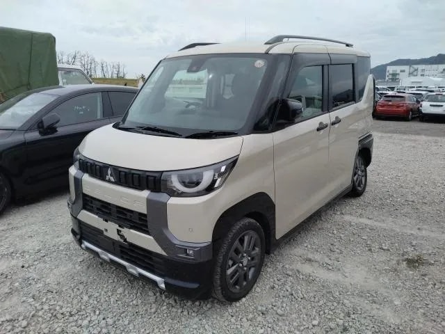 Mitsubishi Delica Mini 2023