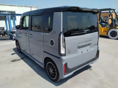 Honda N-box Custom 2025