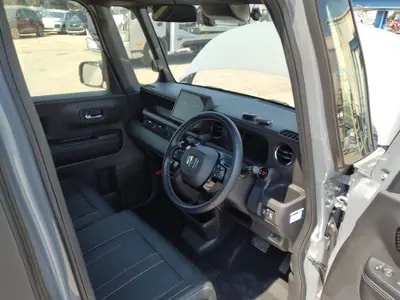 Honda N-box Custom 2025