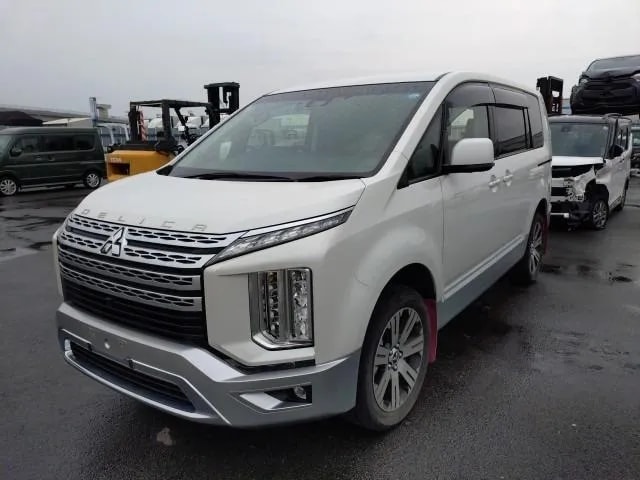 Mitsubishi Delica D:5 2019