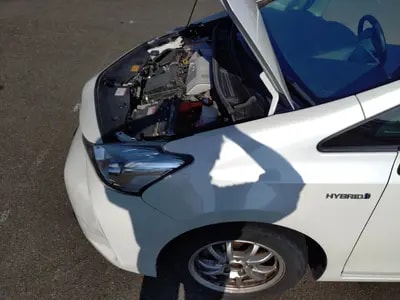 Toyota Prius Alpha 2015