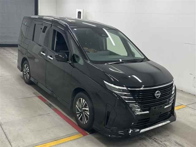 Nissan Serena 2023