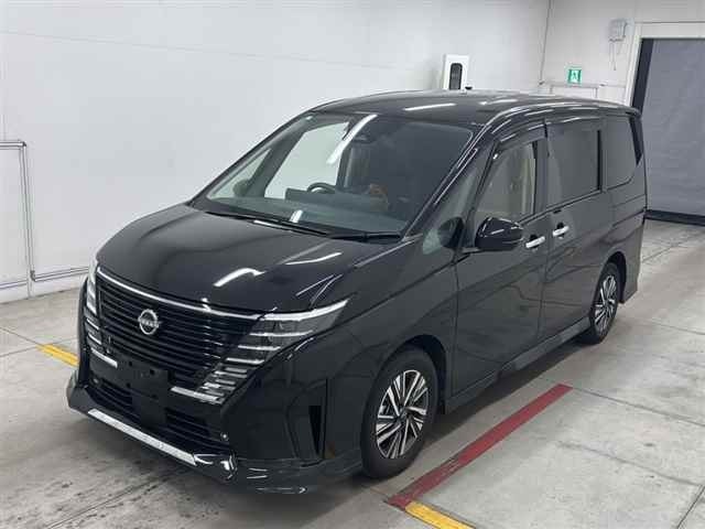 Nissan Serena 2023