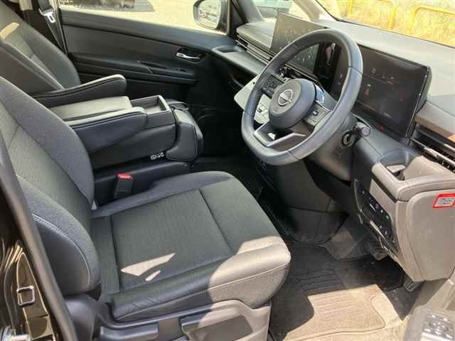 Nissan Serena 2023