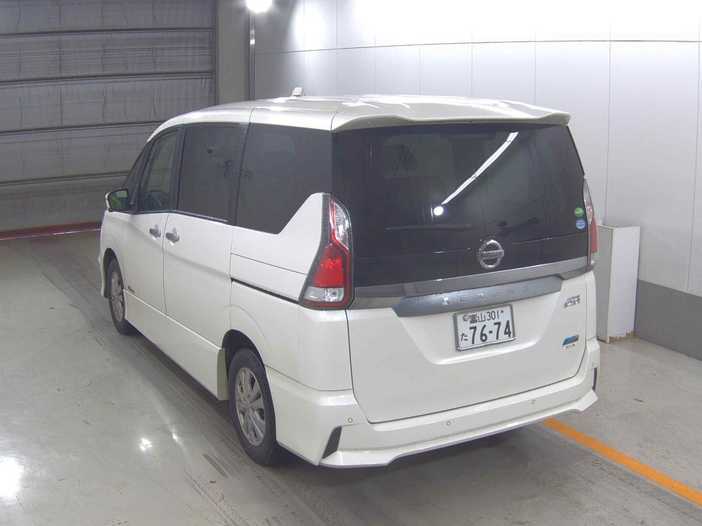 Nissan Serena 2018