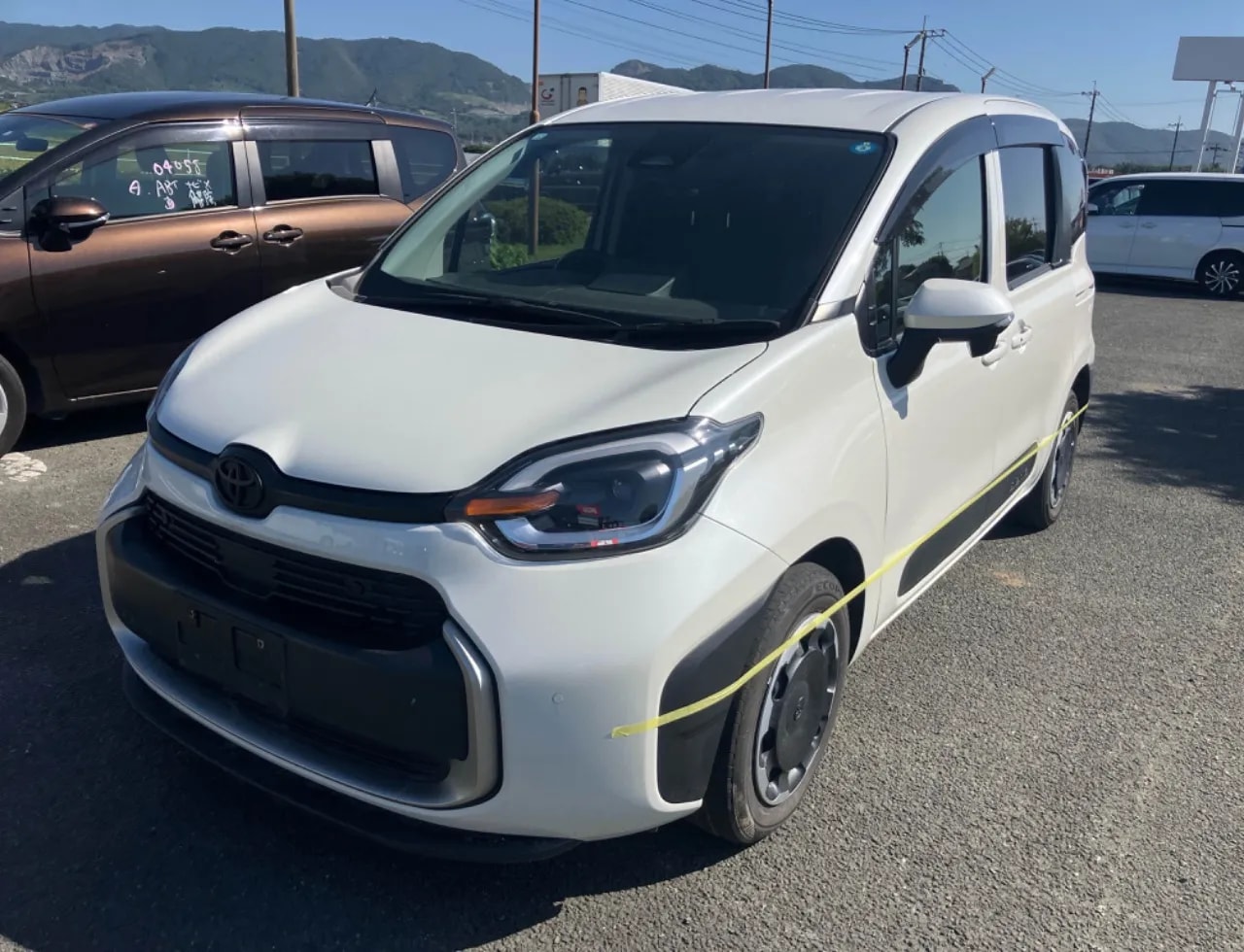 Toyota Sienta