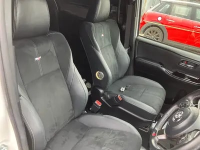 Toyota Voxy 2021
