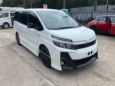 Toyota Voxy 2021