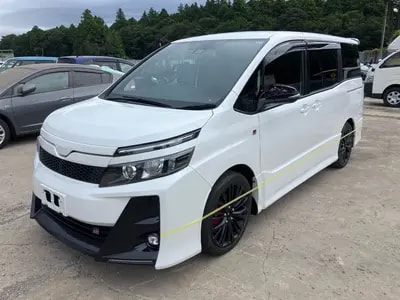 Toyota Voxy 2021