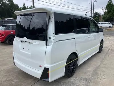 Toyota Voxy 2021