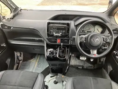 Toyota Voxy 2021