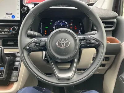 Toyota Sienta Hybrid 2025