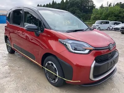Toyota Sienta Hybrid 2025