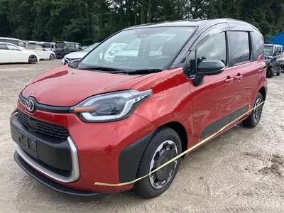 Toyota Sienta Hybrid 2025