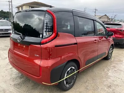 Toyota Sienta Hybrid 2025
