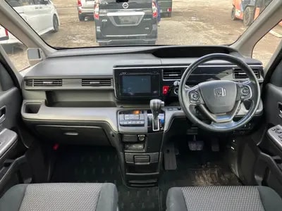 Honda Stepwagon Spada 2015