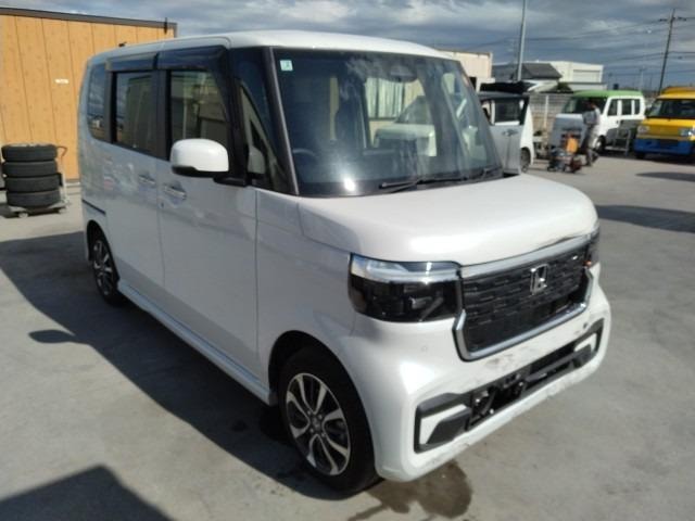 Honda N-box Custom 2025