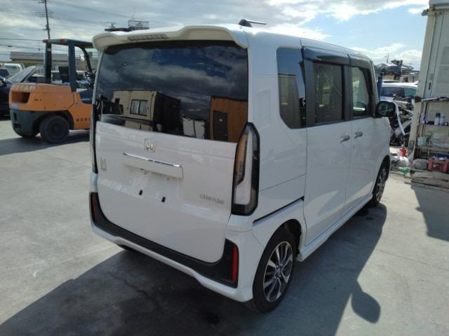 Honda N-box Custom 2025