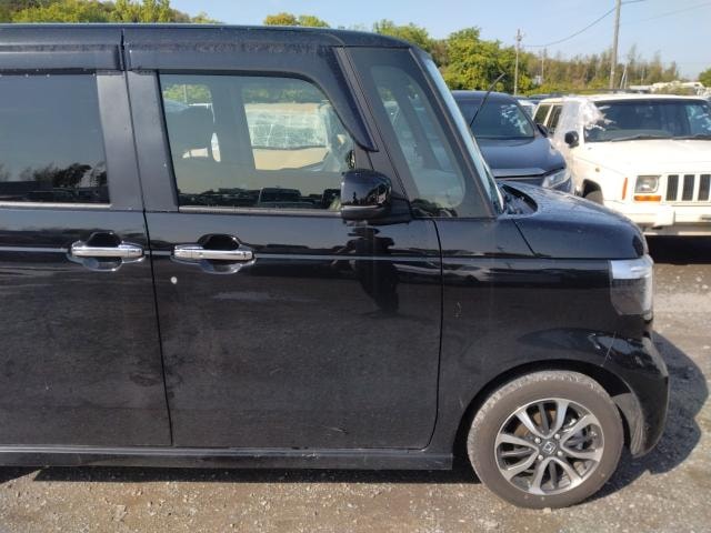Honda N-box Custom 2025