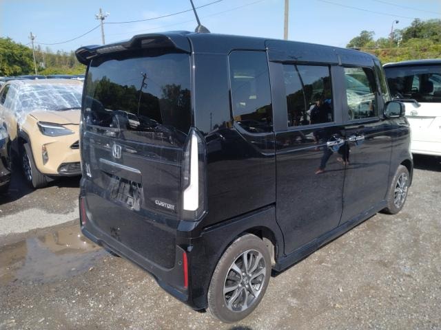 Honda N-box Custom 2025