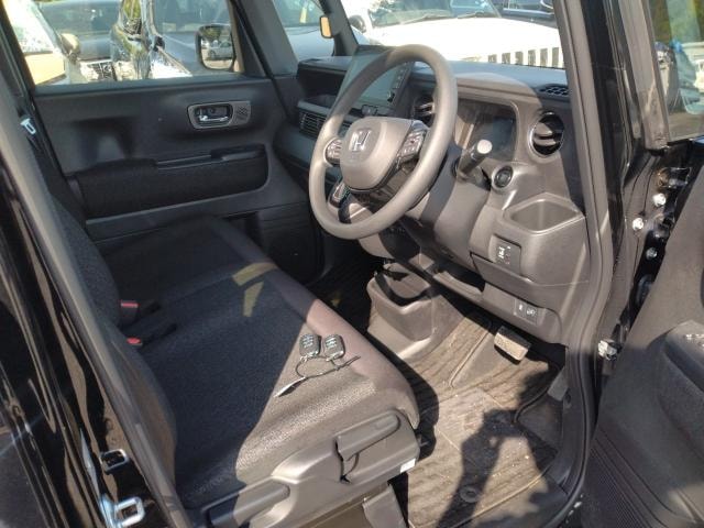 Honda N-box Custom 2025