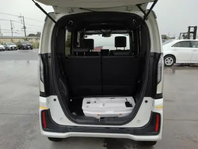 Honda N-box Custom 2024