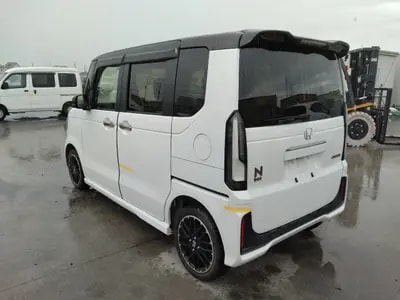 Honda N-box Custom 2024