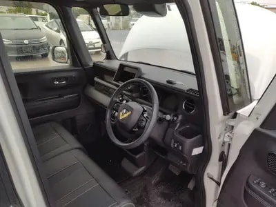 Honda N-box Custom 2024