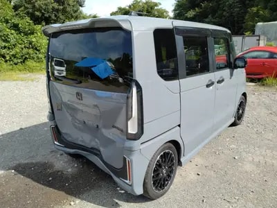 Honda N-box Custom 2024