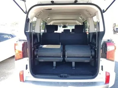 Mitsubishi Delica D:5 2024