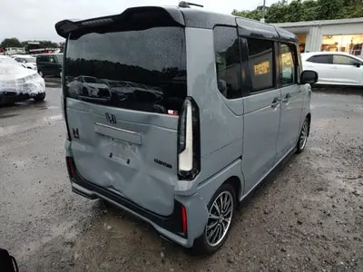 Honda N-box Custom 2024