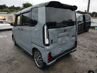 Honda N-box Custom 2024