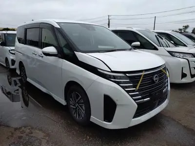 Nissan Serena 2025