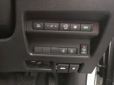 Nissan Serena 2025