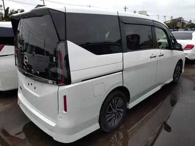 Nissan Serena 2025