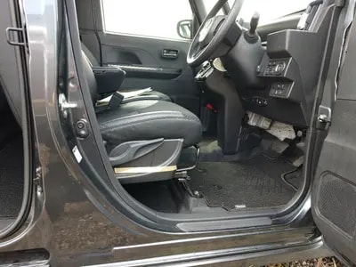 Daihatsu Tanto 2025